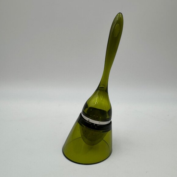 Vintage Retro Style Avocado Green Loose Leaf Tea Infuser with Stand - Picture 5 of 12